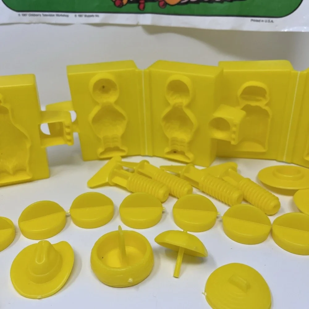 Vintage Sesame Street Color Dough 3-In-1 Activity Set Molds Big Bird